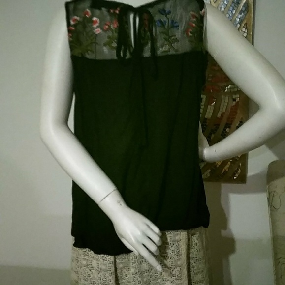Francesca's BNWT Sleeveless Blouse S M - Picture 2 of 3